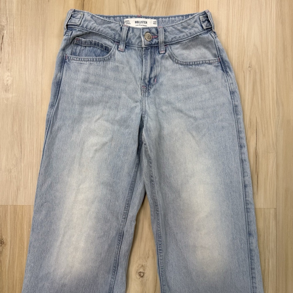 Hollister Low Rise Baggy Jeans Women's Size 23 Short Faded Blue Wide Leg Pants - Picture 2 of 8